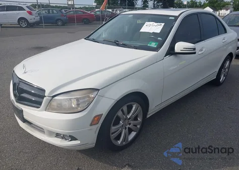 2011 Mercedes-Benz C 300 Luxury 4Matic/Sport 4Matic из США, поврежденный, VIN WDDGF8BB6BR165937